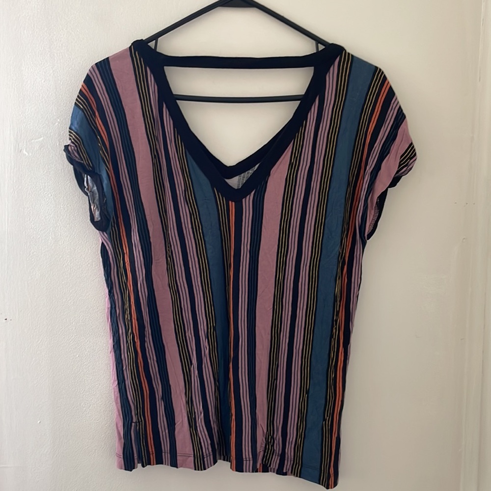 LOFT V-Neck - Picture 3 of 5